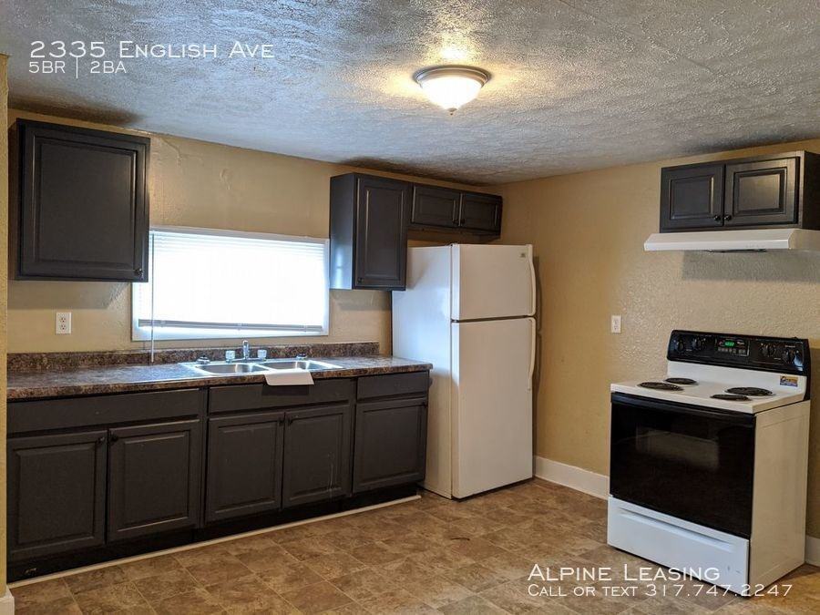 2235 English Ave - Photo 4 of 22