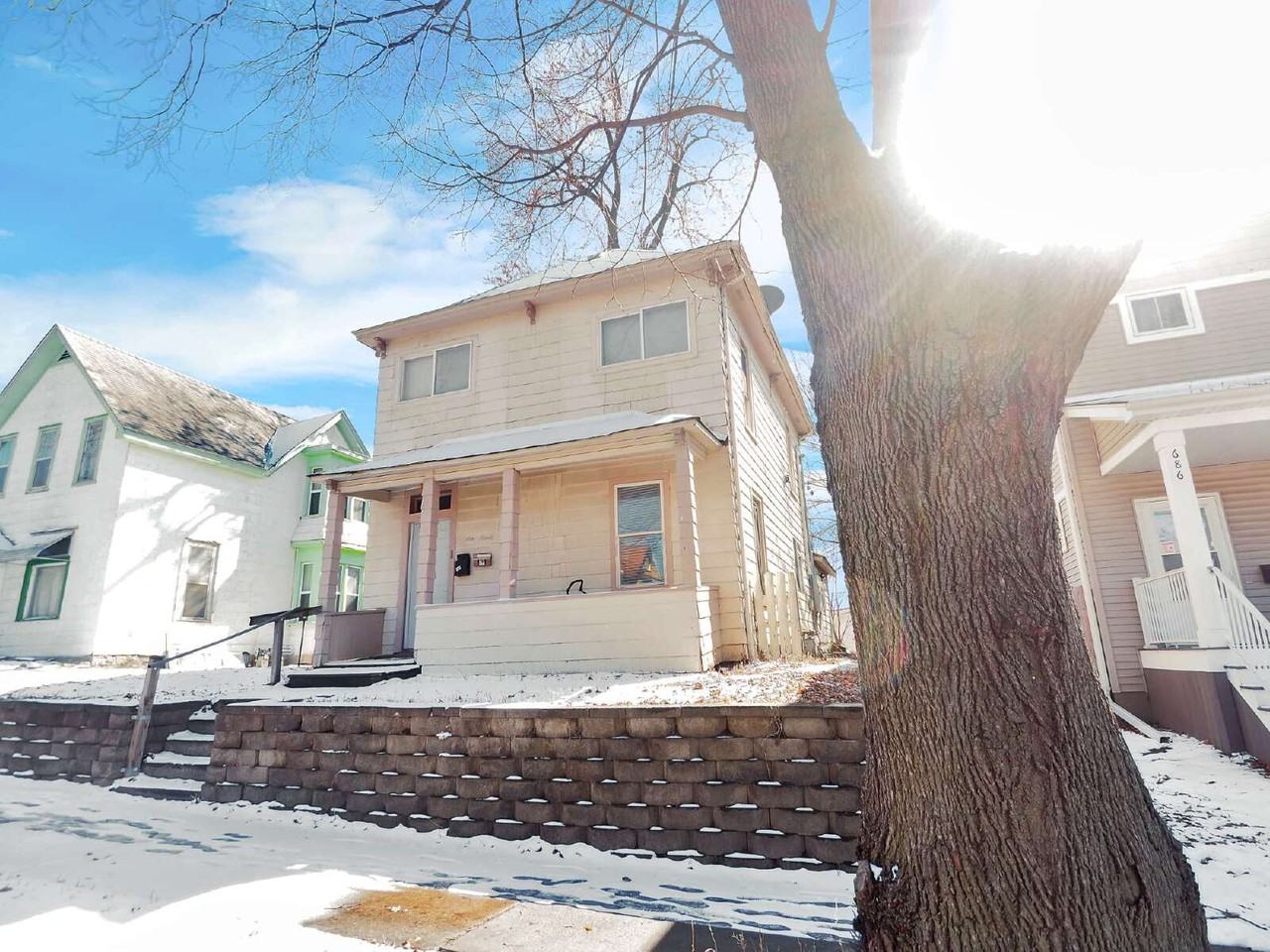 690 York Ave #1 - Photo 4 of 14