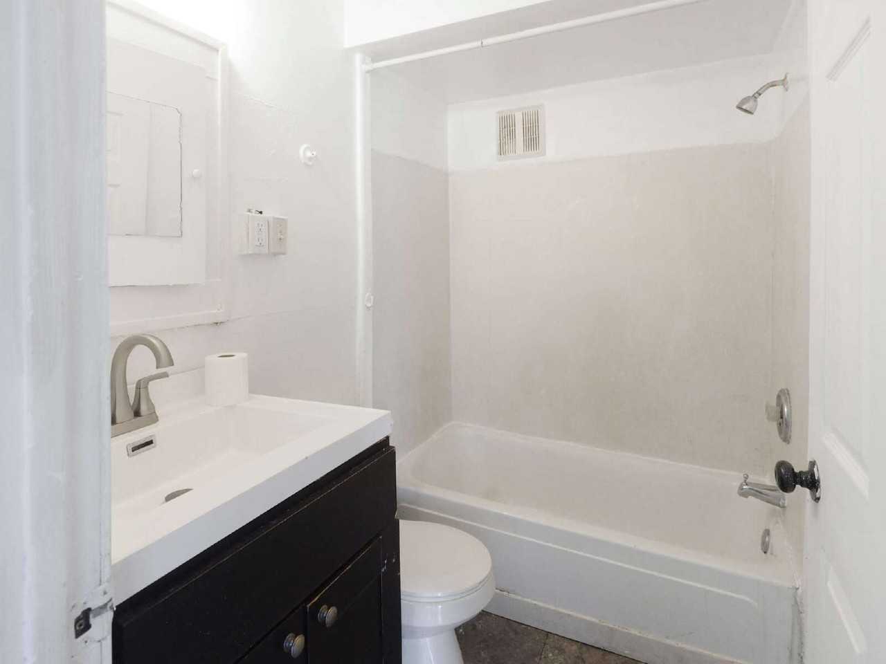 690 York Ave #1 - Photo 5 of 14