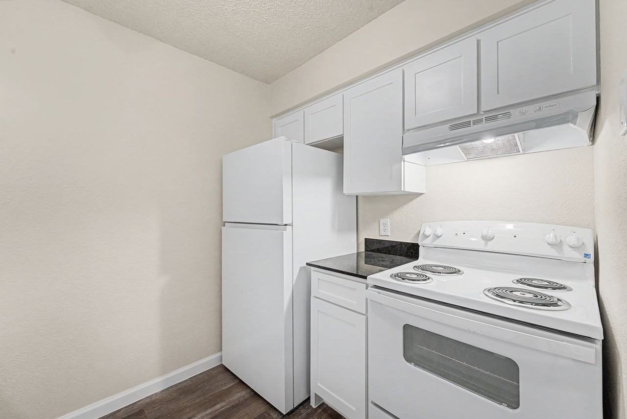 Berry Creek Apartments - Photo 6 of 18