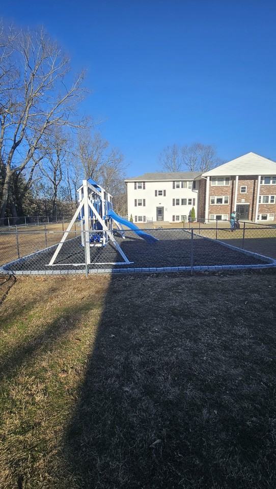 Palmer Gardens - Photo 4 of 5