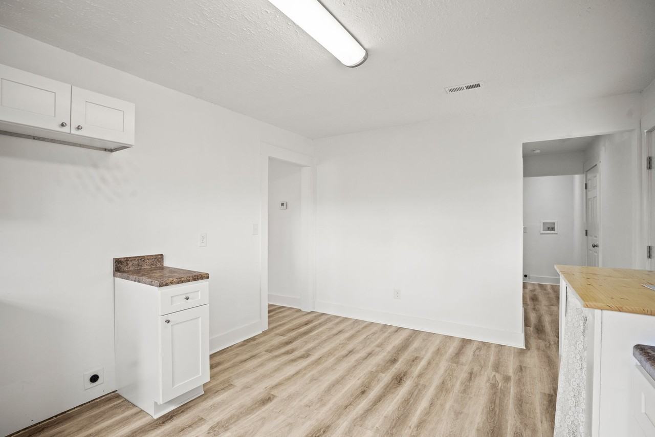 7230 Highwayeast - Photo 4 of 30