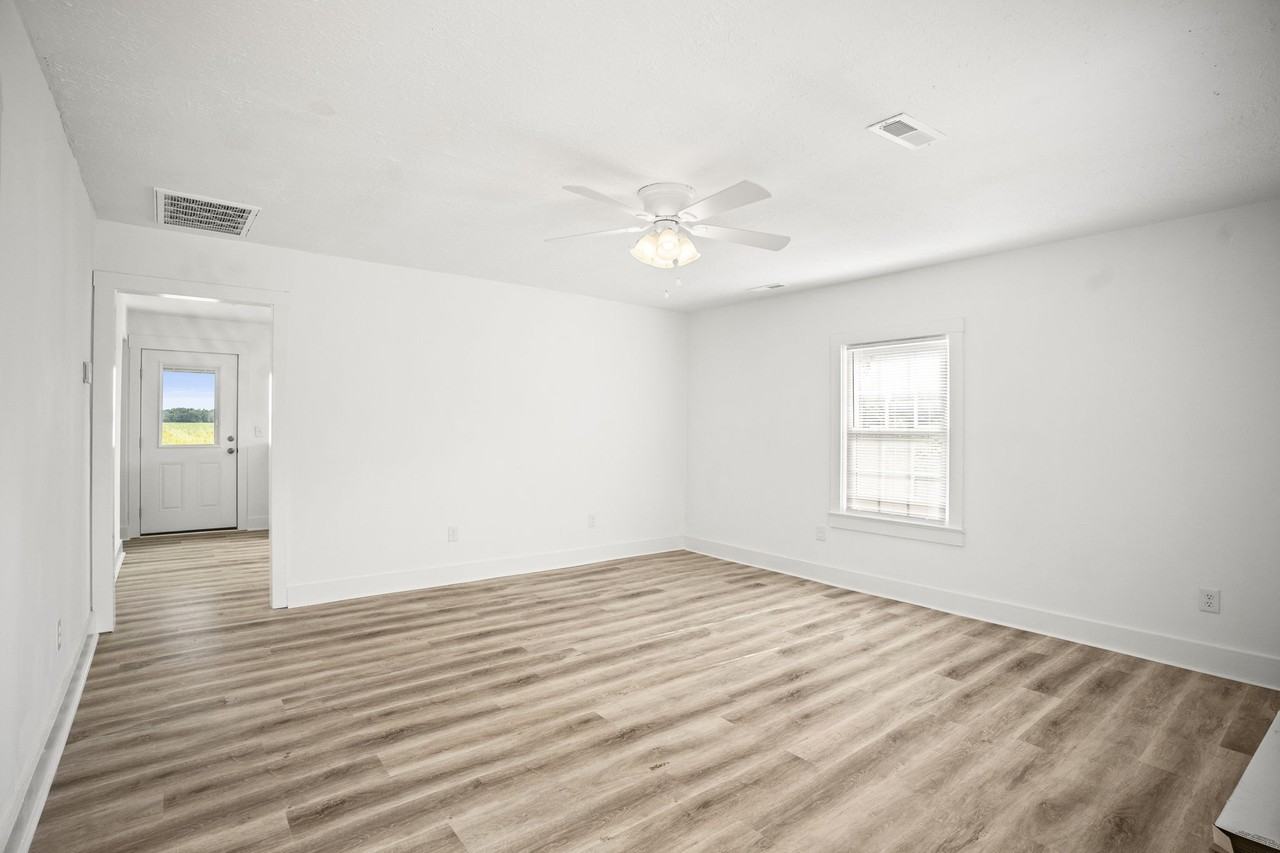 7230 Highwayeast - Photo 3 of 30
