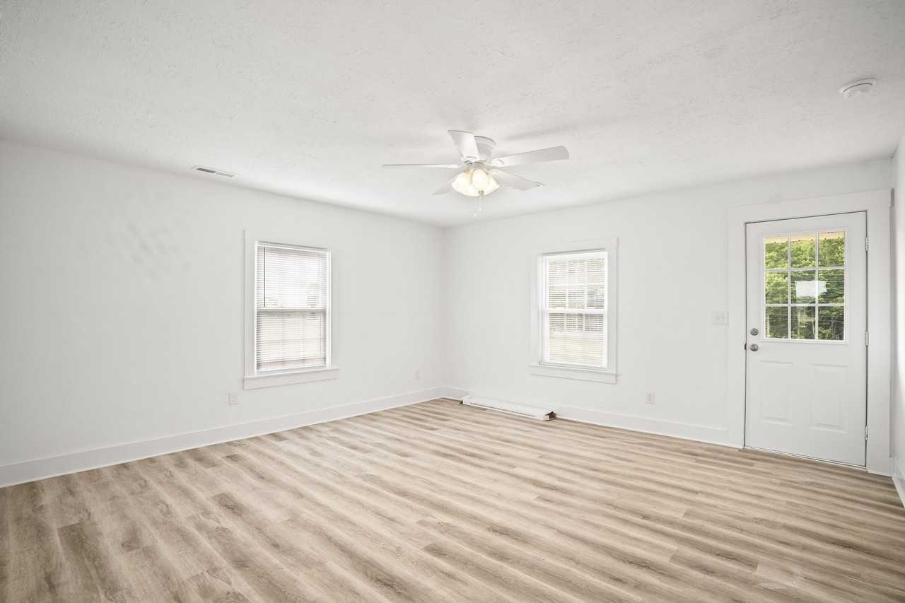 7230 Highwayeast - Photo 6 of 30