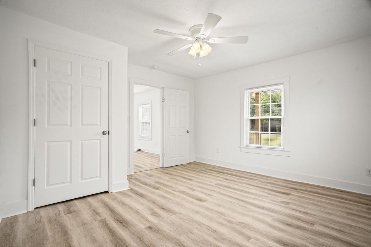 7230 Highwayeast - Photo 5 of 30