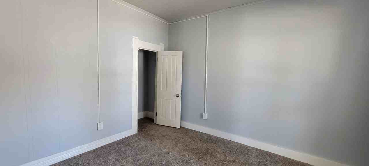 408 Rudd Ave - Photo 5 of 21