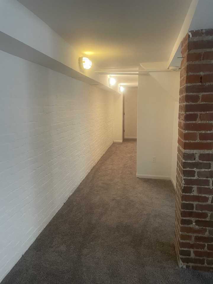 1712 Kilbourne Pl Nw #1B - Photo 2 of 6