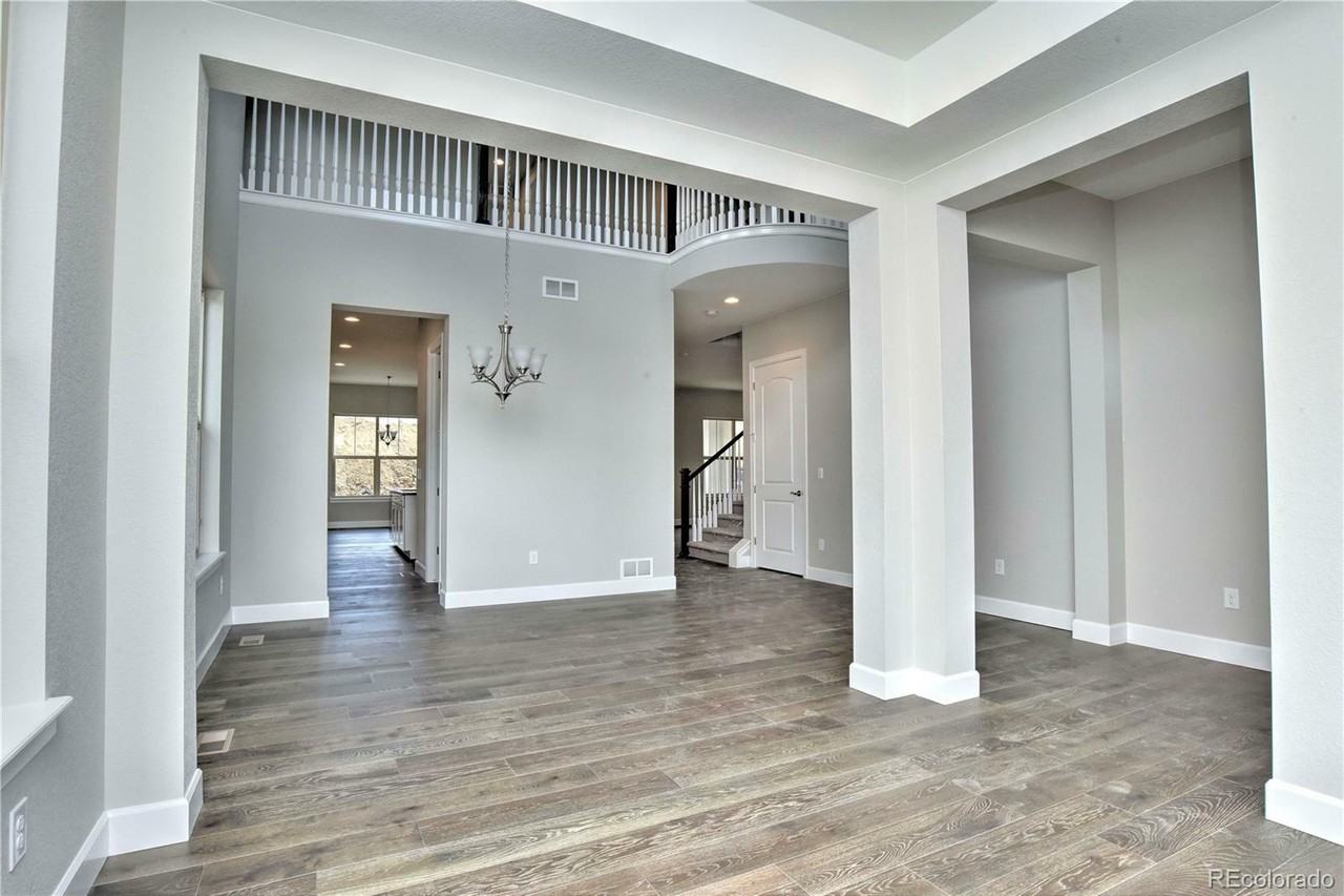 6040 S Olive Ct - Photo 3 of 27