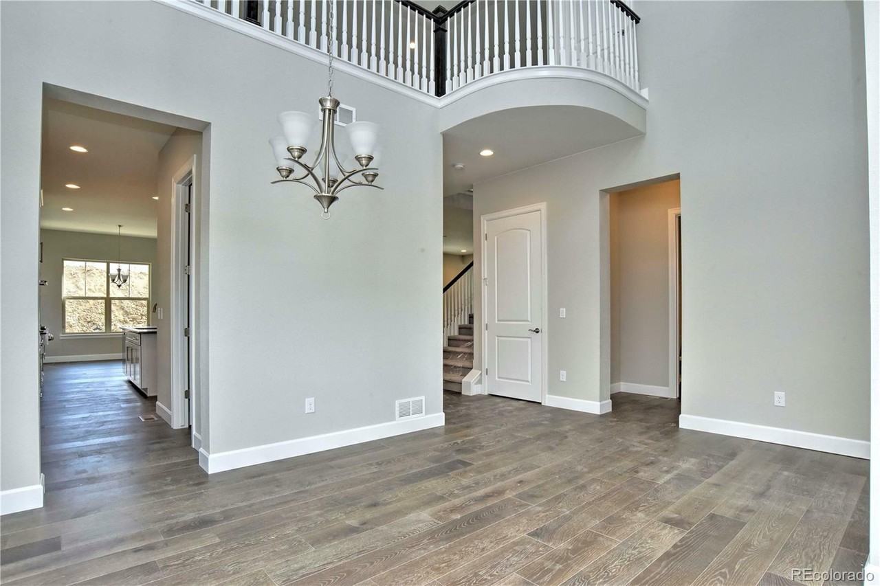 6040 S Olive Ct - Photo 4 of 27