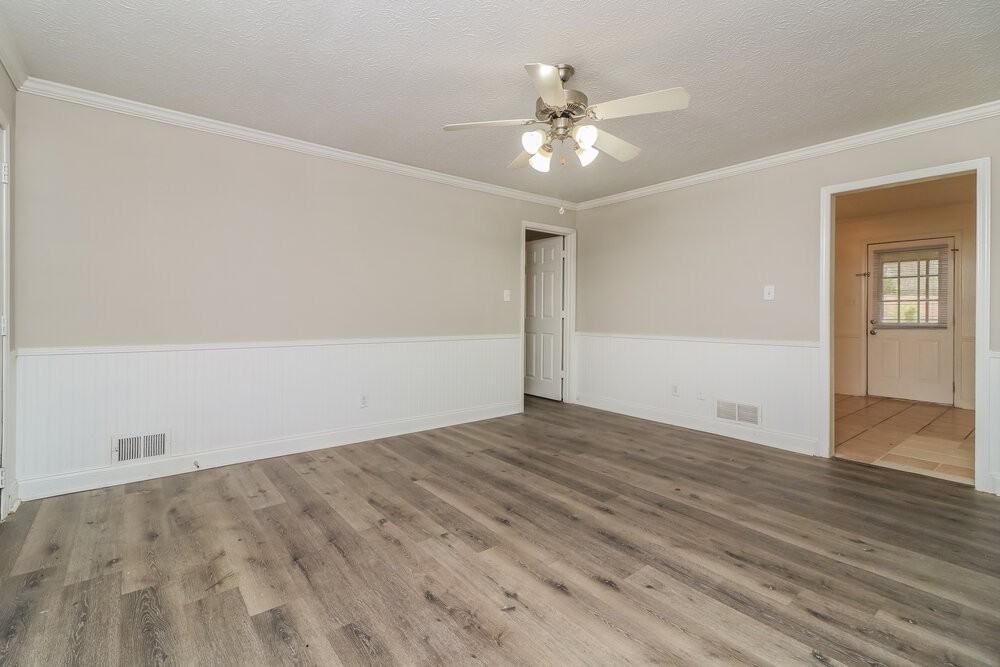 1676 Grayson Pkwy - Photo 6 of 16