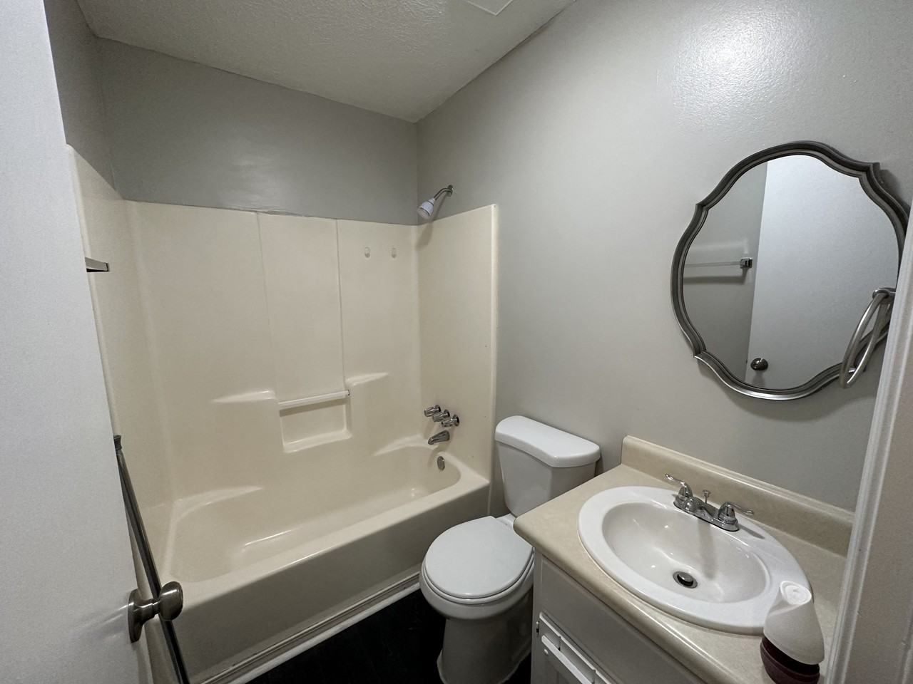 3531 E Paulding Dr - Photo 4 of 9