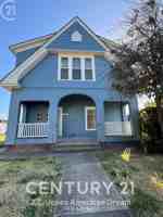 featured image of 243 N Holly St