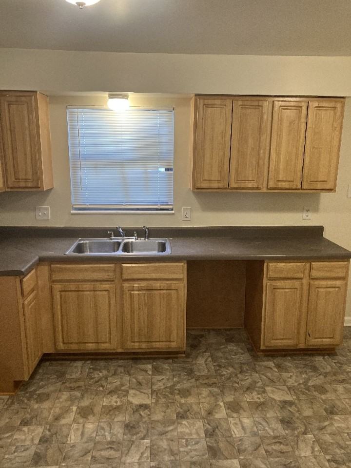 College Hill Apartments - Photo 2 of 22