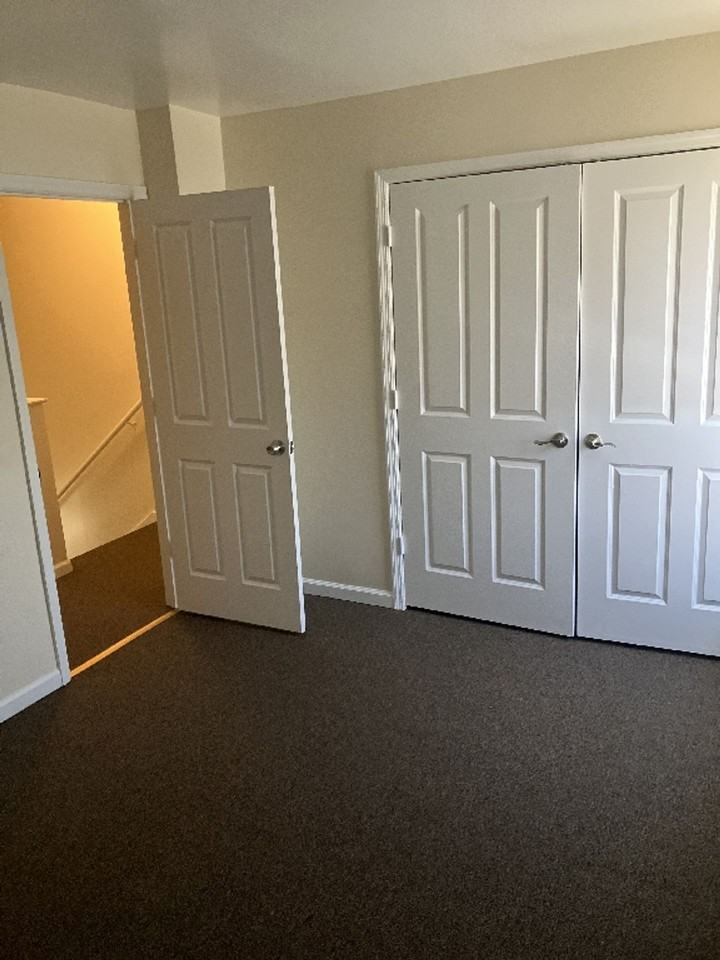 College Hill Apartments - Photo 3 of 22