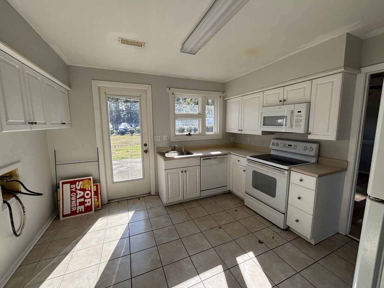 3767 Spruce Dr - Photo 7 of 9