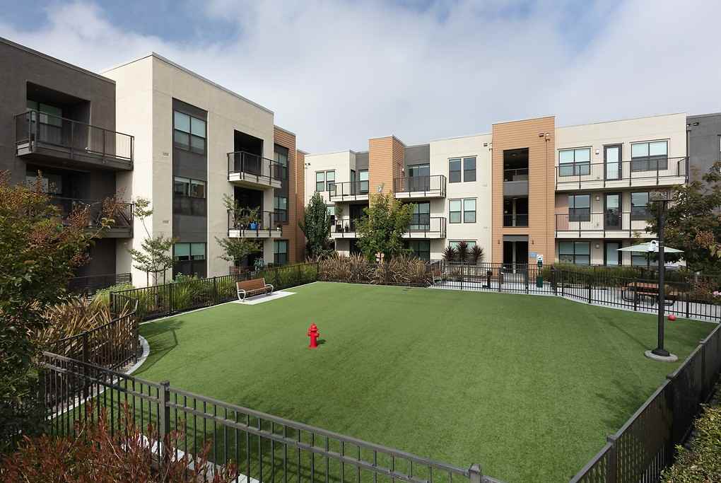 777 Hamilton - Photo 5 of 44