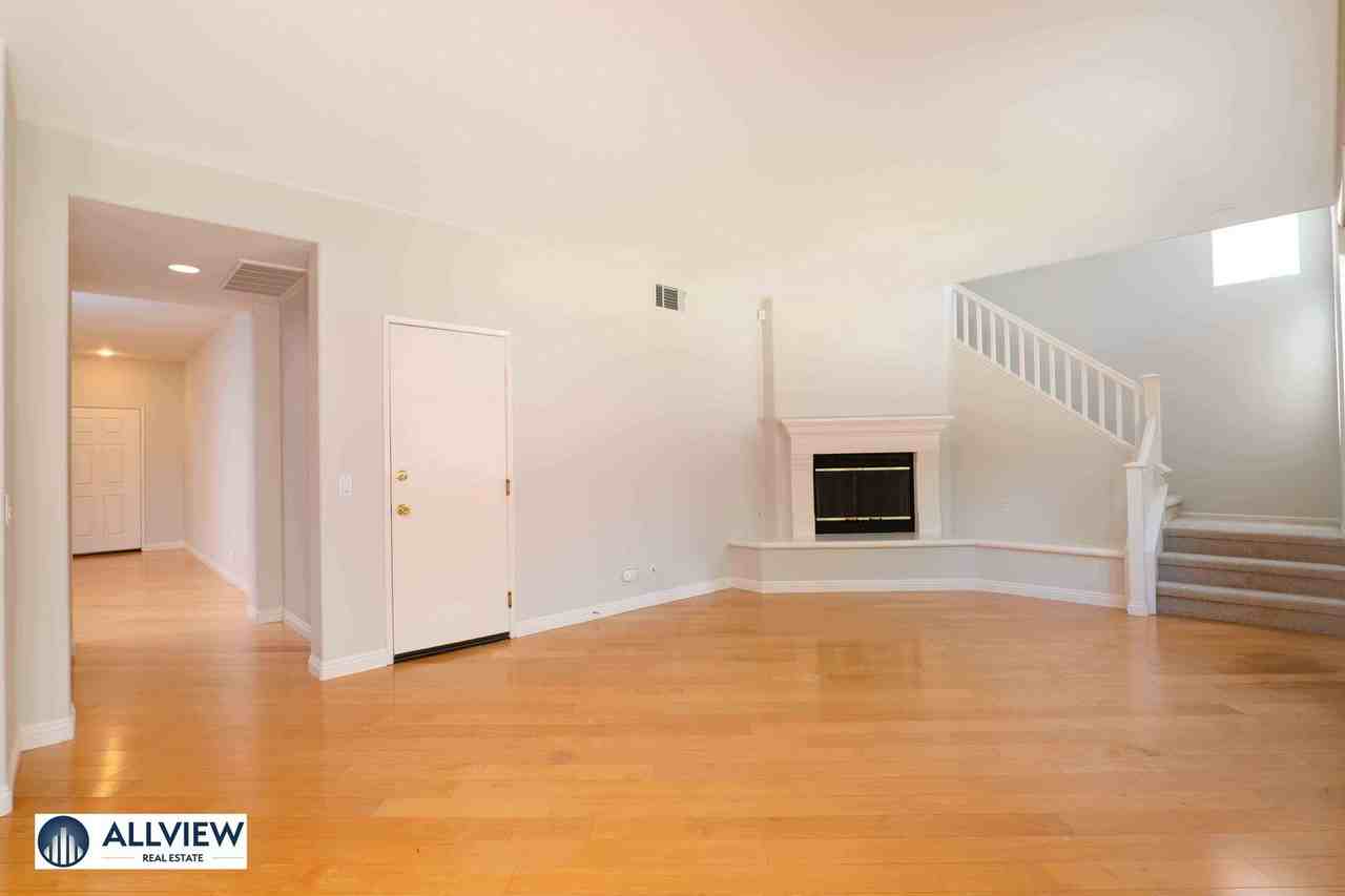 9 Windarbor Ln - Photo 2 of 39