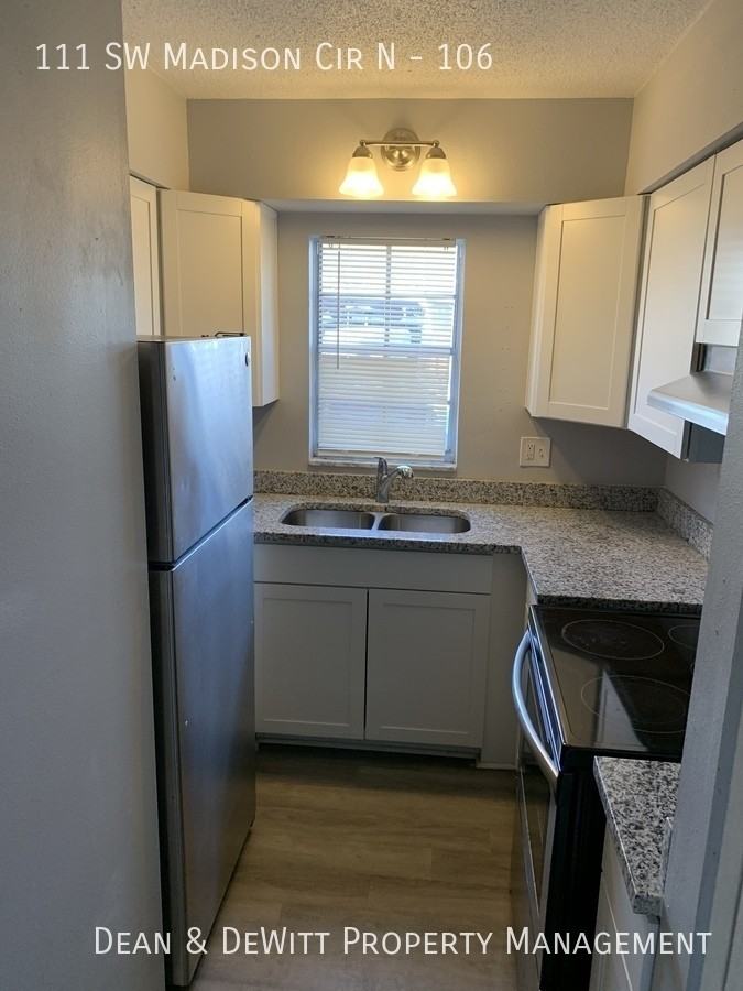 111 Sw Madison Cir N #106 - Photo 3 of 11