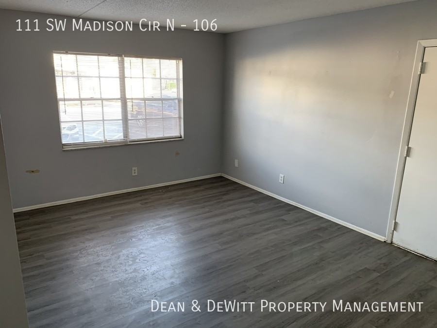 111 Sw Madison Cir N #106 - Photo 6 of 11
