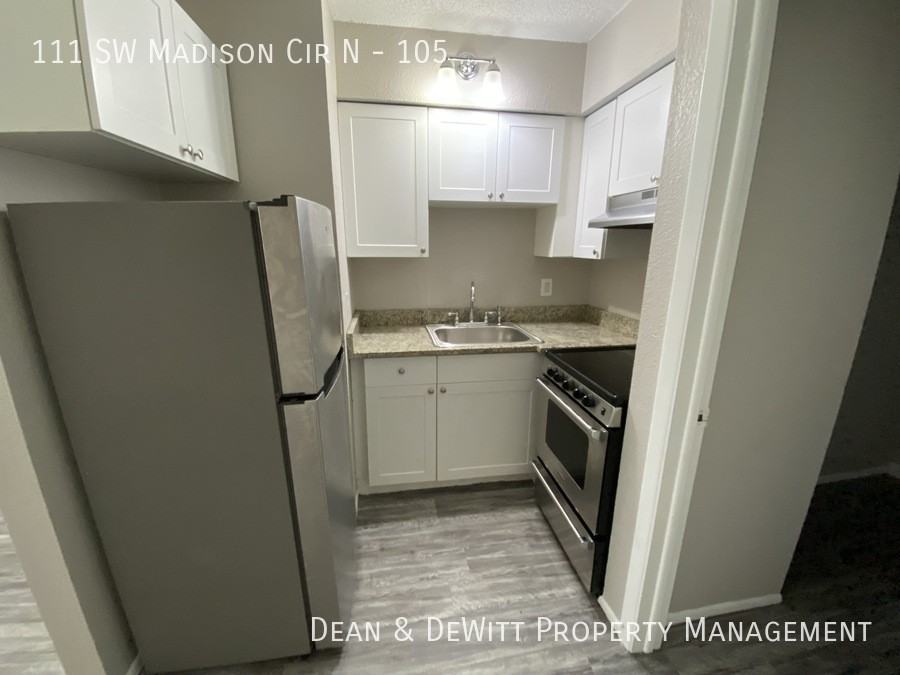 111 Sw Madison Cir N #105 - Photo 3 of 14