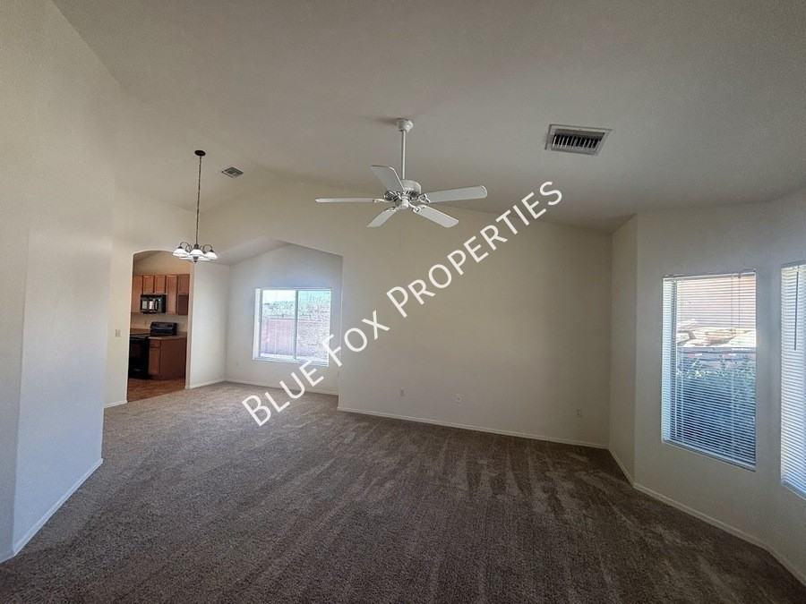 270 E Shore Cliff Pl - Photo 4 of 23