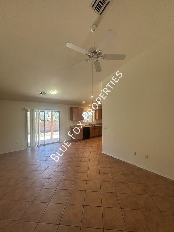 270 E Shore Cliff Pl - Photo 6 of 23