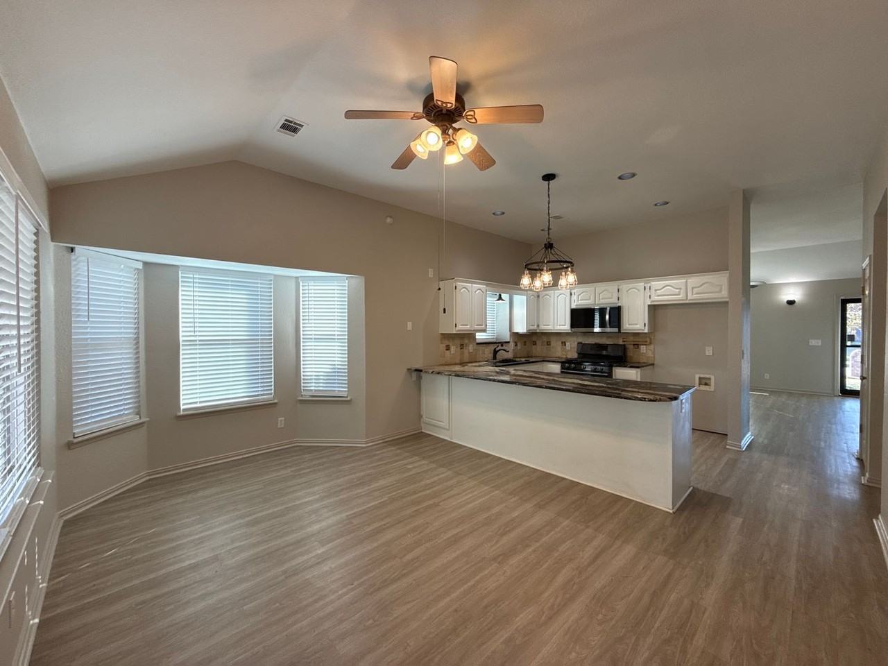 3309 N 7th St - Photo 5 of 19