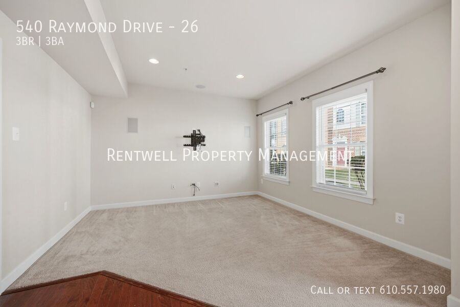 540 Raymond Dr #26 - Photo 5 of 25