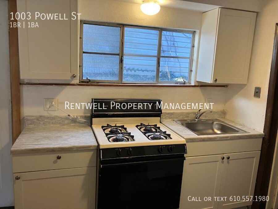 1003 Powell St - Photo 3 of 11