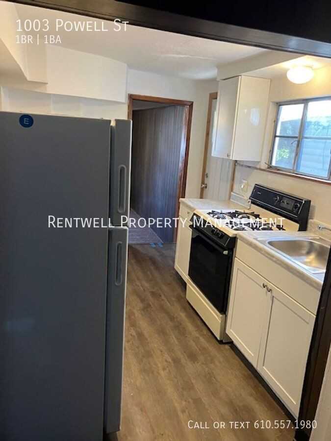 1003 Powell St - Photo 4 of 11