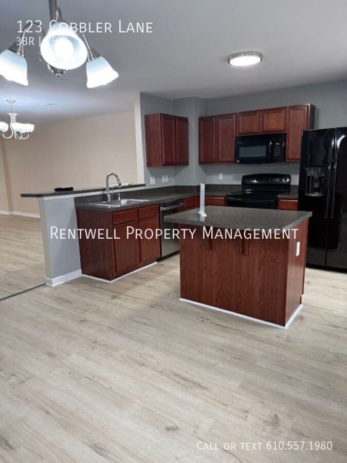 123 Cobbler Ln - Photo 3 of 20