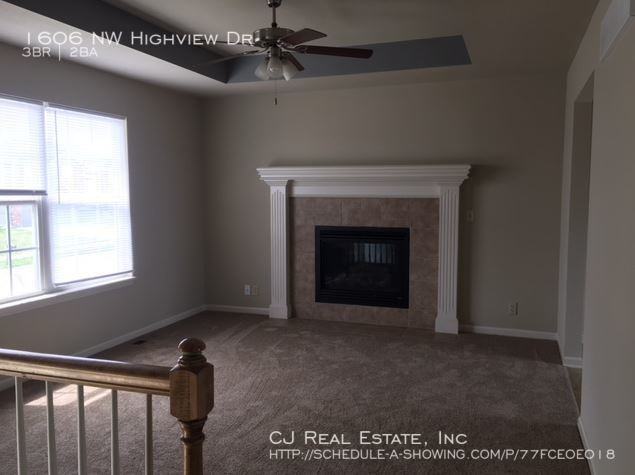 1606 Nw High View Dr - Photo 3 of 9