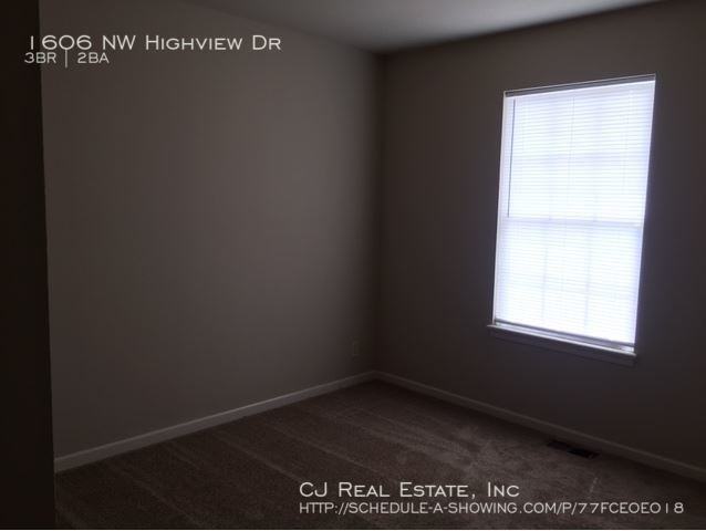 1606 Nw High View Dr - Photo 6 of 9