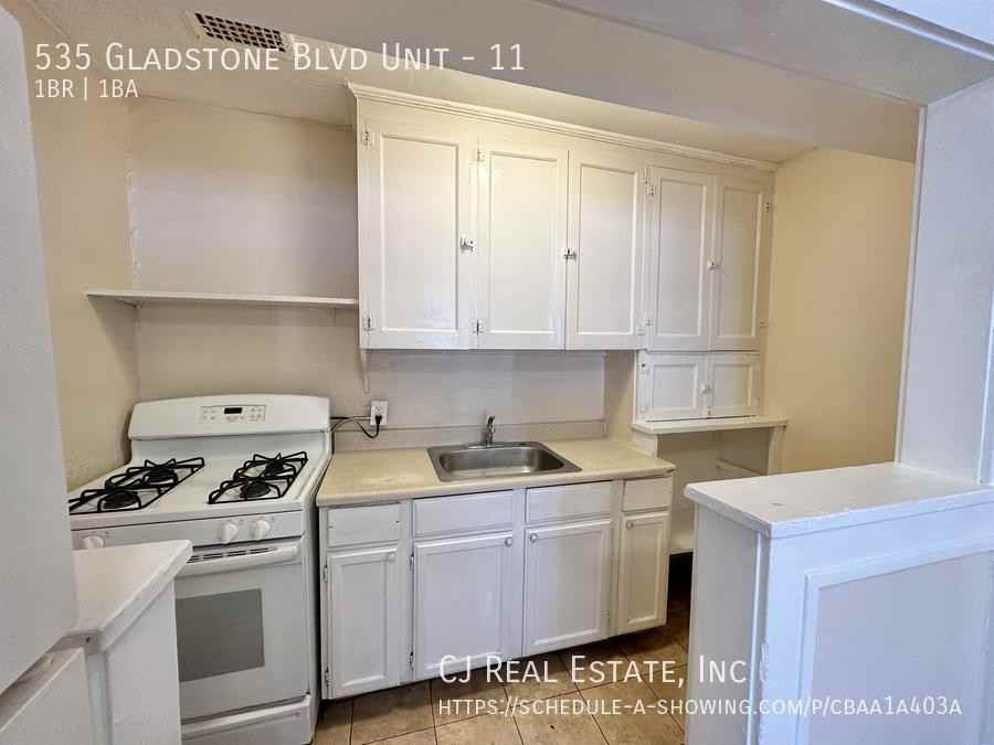 535 Gladstone Blvd #11 - Photo 7 of 10