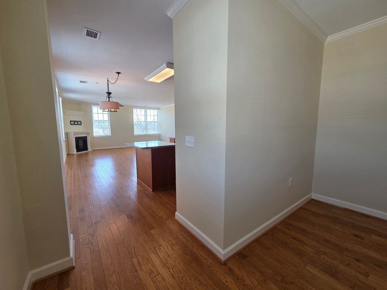 801 Poindexter St #315 - Photo 2 of 21