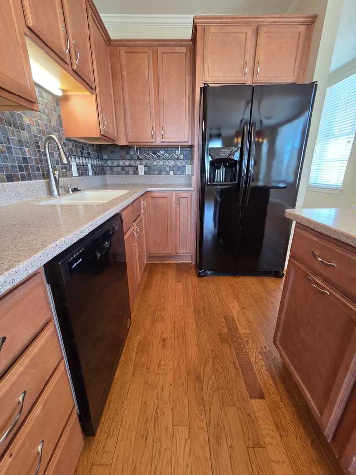 801 Poindexter St #315 - Photo 6 of 21