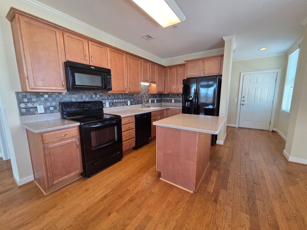 801 Poindexter St #315 - Photo 7 of 21