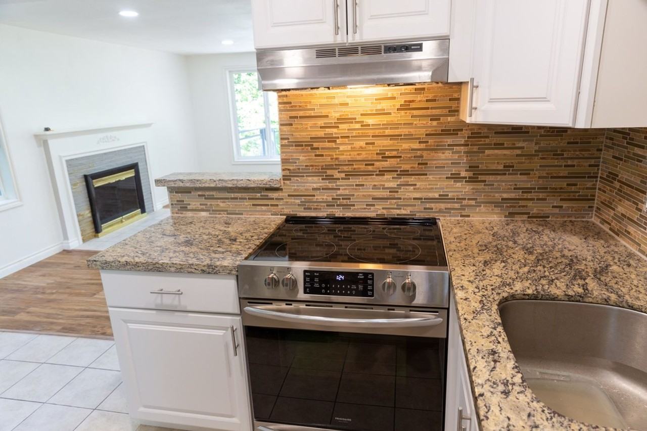 17305 Dayton Ave N - Photo 7 of 18