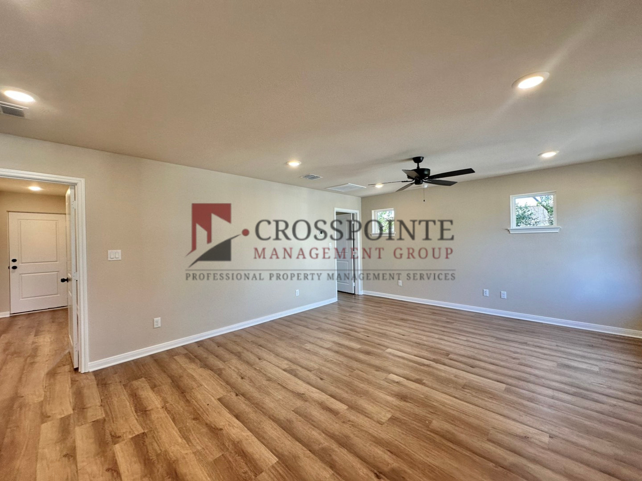 407 E Noble St - Photo 5 of 22