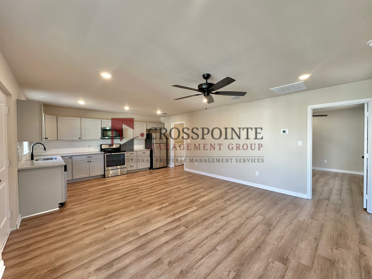 407 E Noble St - Photo 6 of 22