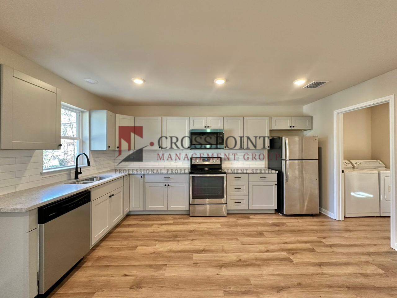 407 E Noble St - Photo 7 of 22