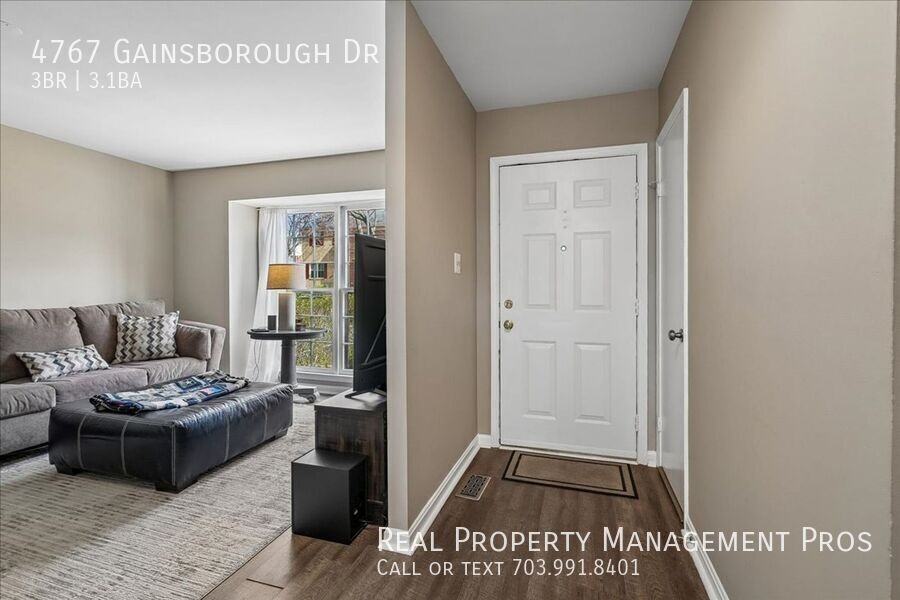 4767 Gainsborough Dr - Photo 4 of 26