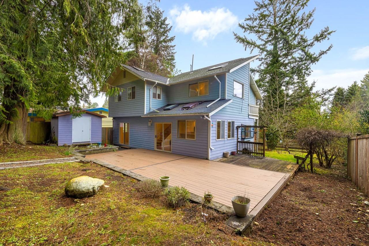 16725 10th Ave Ne - Photo 4 of 27