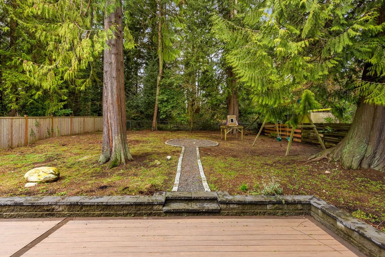 16725 10th Ave Ne - Photo 5 of 27