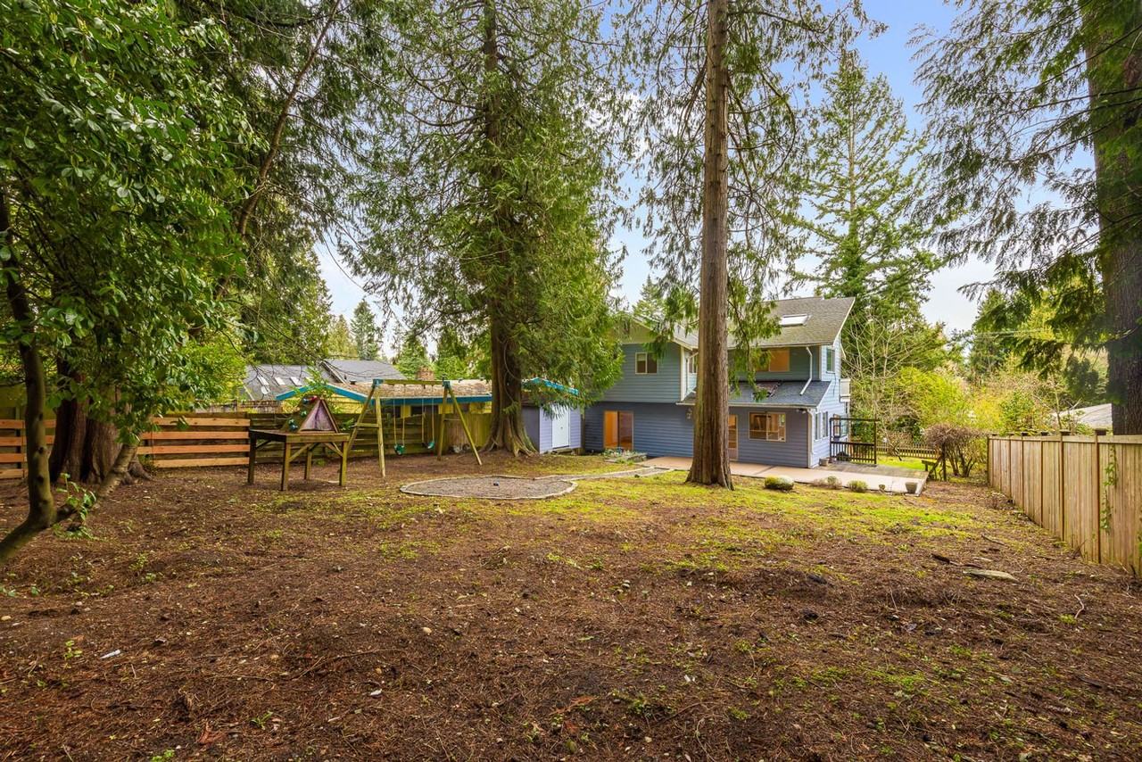 16725 10th Ave Ne - Photo 7 of 27