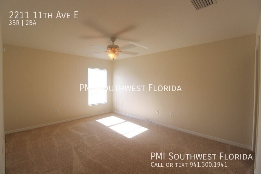 2211 11th Ave E - Photo 6 of 32