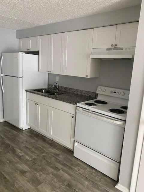 907 34th Ave W #B - Photo 3 of 7