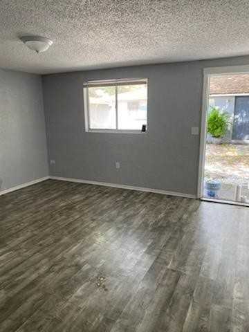 907 34th Ave W #B - Photo 5 of 7