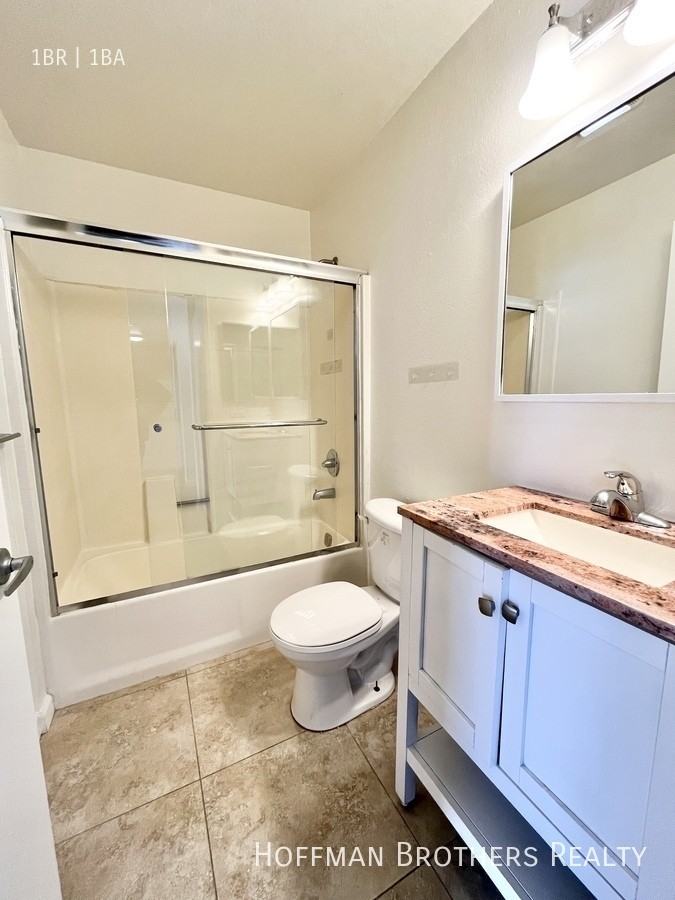 860 S Ardmore Ave #309 - Photo 5 of 5