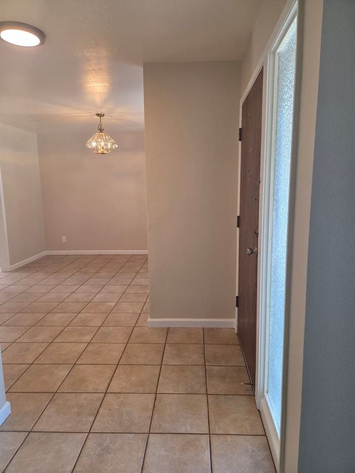 3203 Niagara Way - Photo 5 of 31